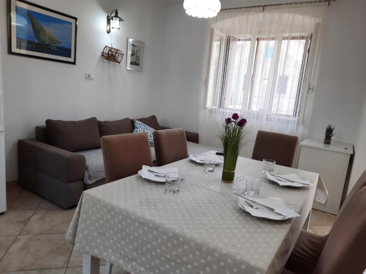 Apartments Villa Beba Комижа Экстерьер фото