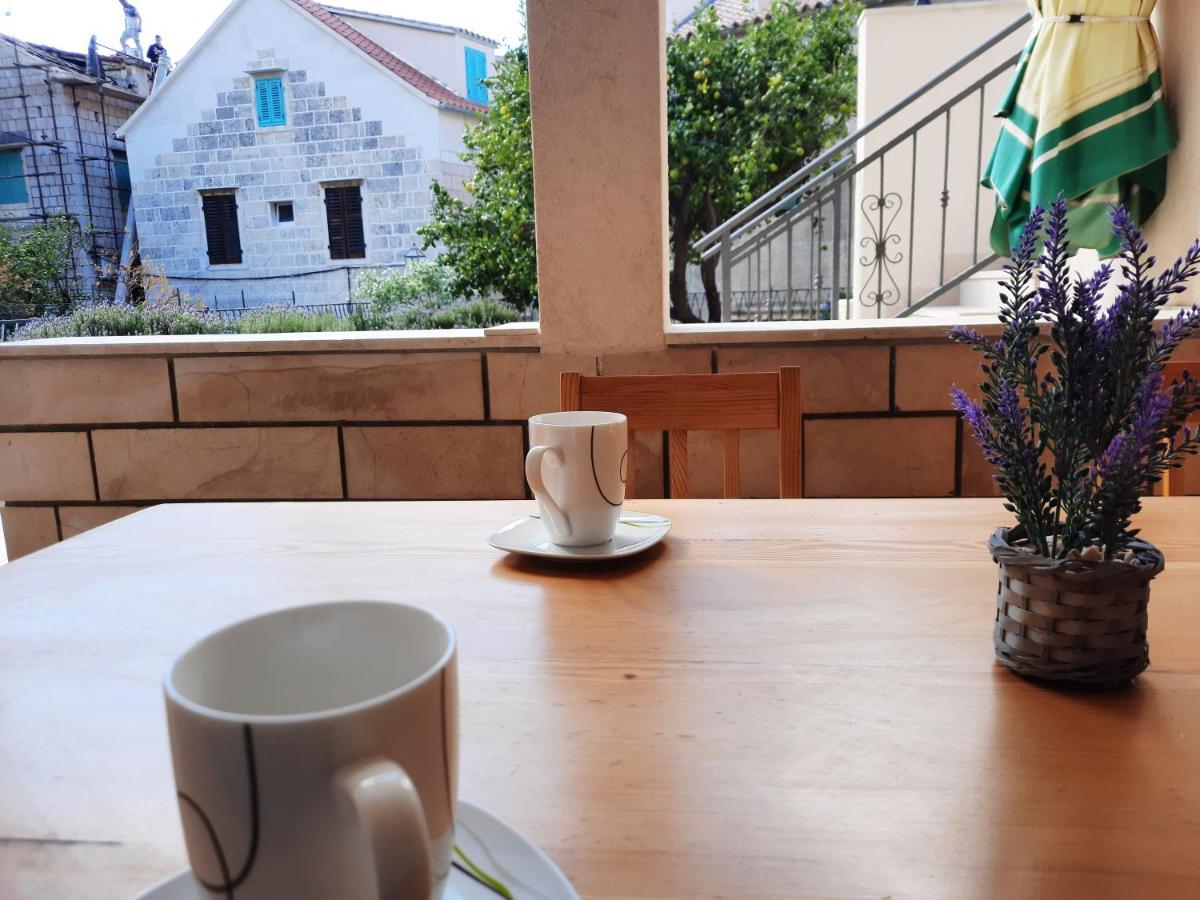 Apartments Villa Beba Комижа Экстерьер фото