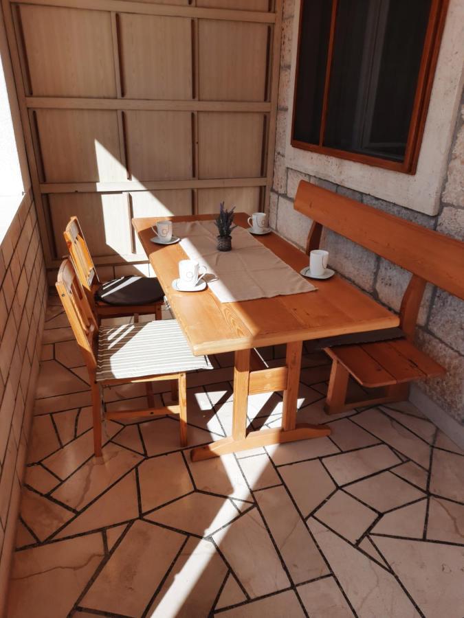 Apartments Villa Beba Комижа Экстерьер фото