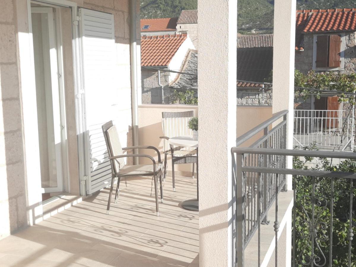Apartments Villa Beba Комижа Экстерьер фото