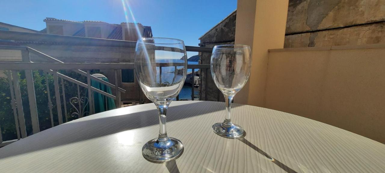Apartments Villa Beba Комижа Экстерьер фото