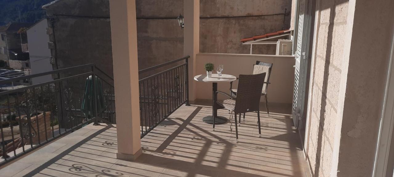 Apartments Villa Beba Комижа Экстерьер фото
