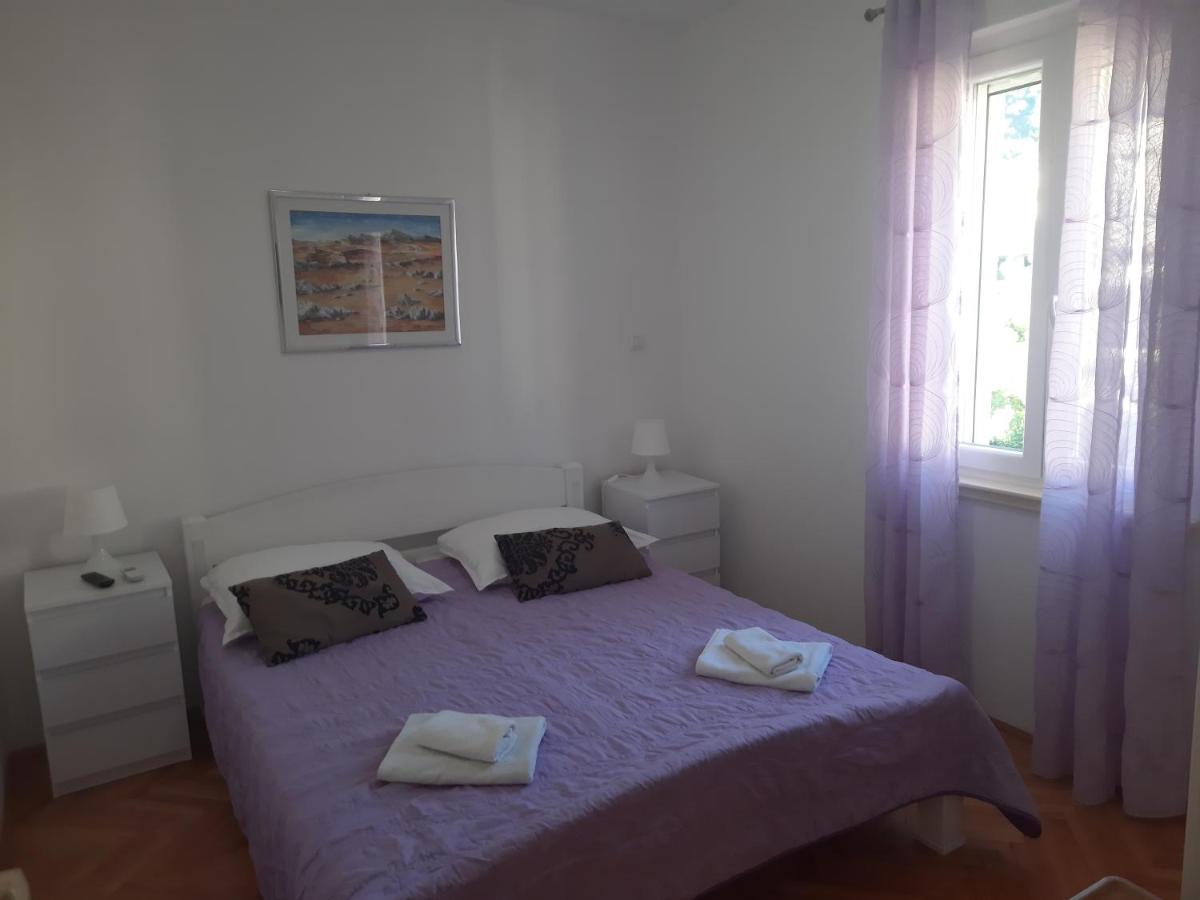 Apartments Villa Beba Комижа Экстерьер фото