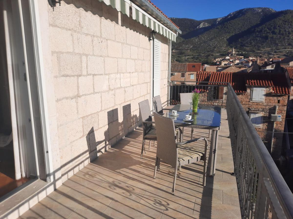 Apartments Villa Beba Комижа Экстерьер фото
