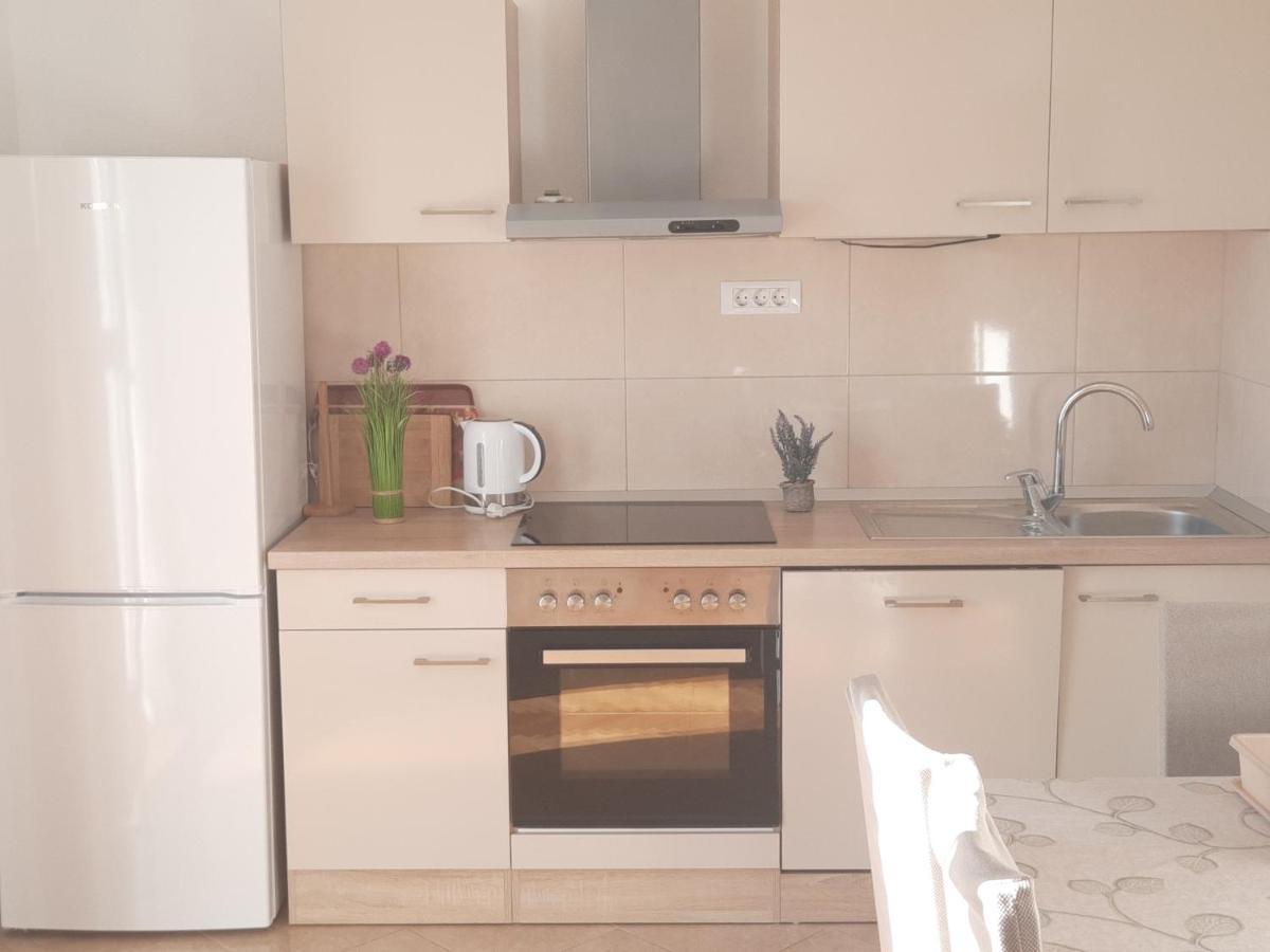 Apartments Villa Beba Комижа Экстерьер фото
