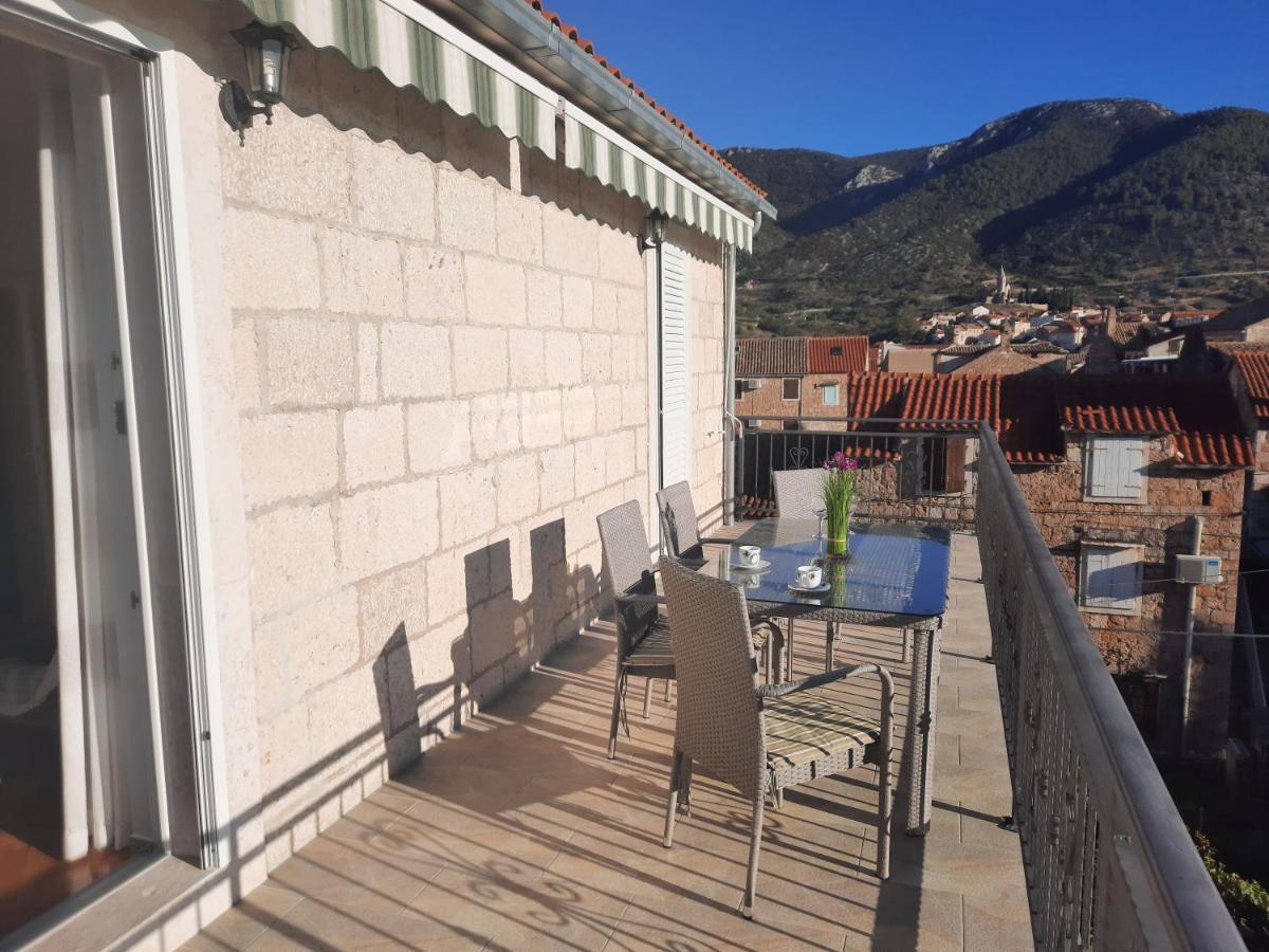 Apartments Villa Beba Комижа Экстерьер фото