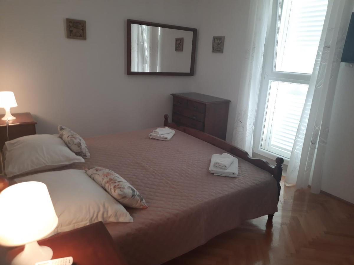 Apartments Villa Beba Комижа Экстерьер фото