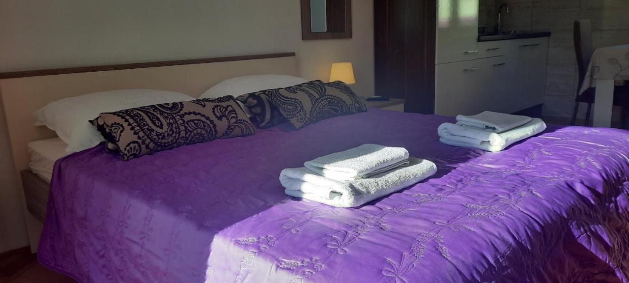 Apartments Villa Beba Комижа Экстерьер фото